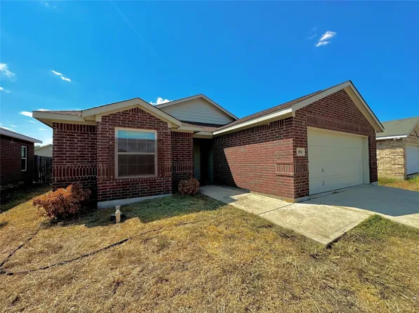 7954 Los Alamitos Ln, Fort Worth, TX 76140