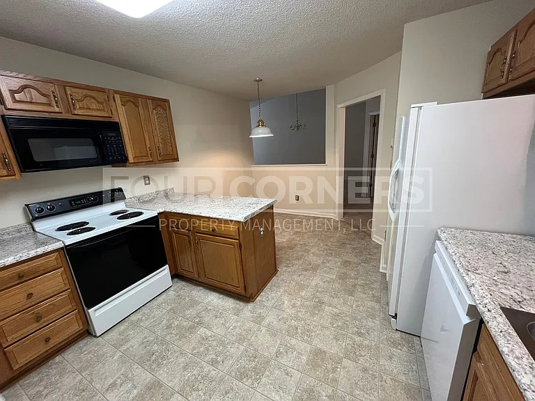 36 Mansfield Cir — Photo 5
