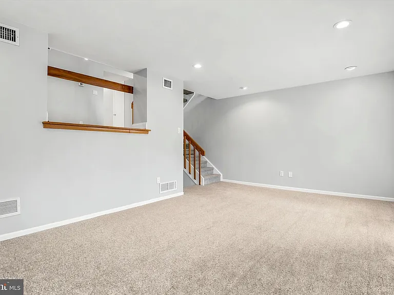 804 Bismark Way — Photo 14
