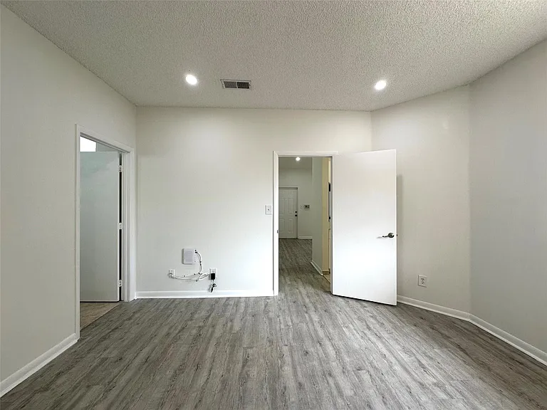 641 Cypress Lake Blvd #K18 — Photo 15