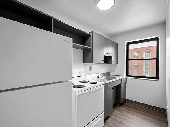 2nd image of 2117 Brownsville Rd APT B23