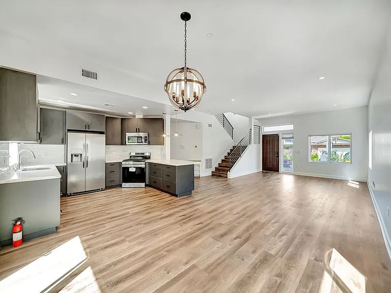 3533 Tuller Ave — Photo 8