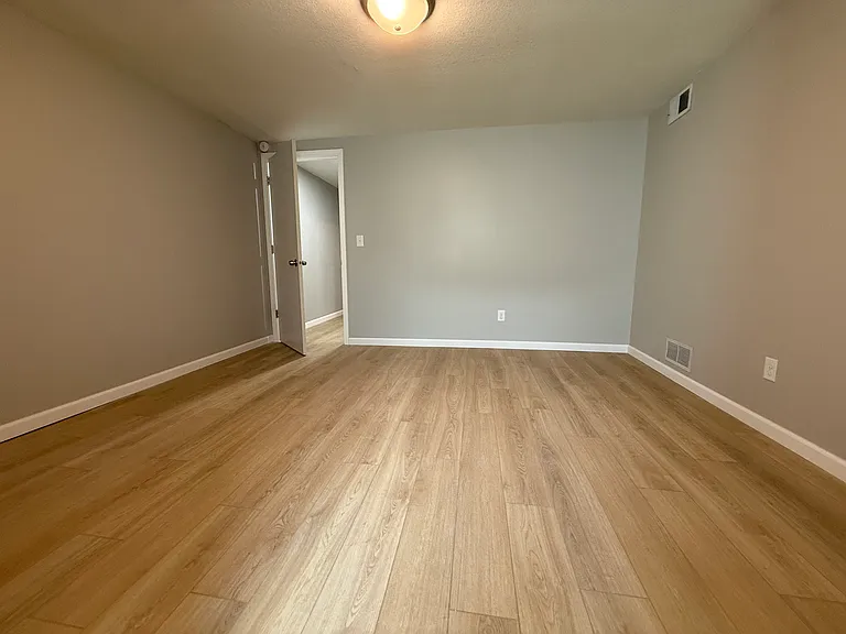 4402 SW 34th St — Photo 12