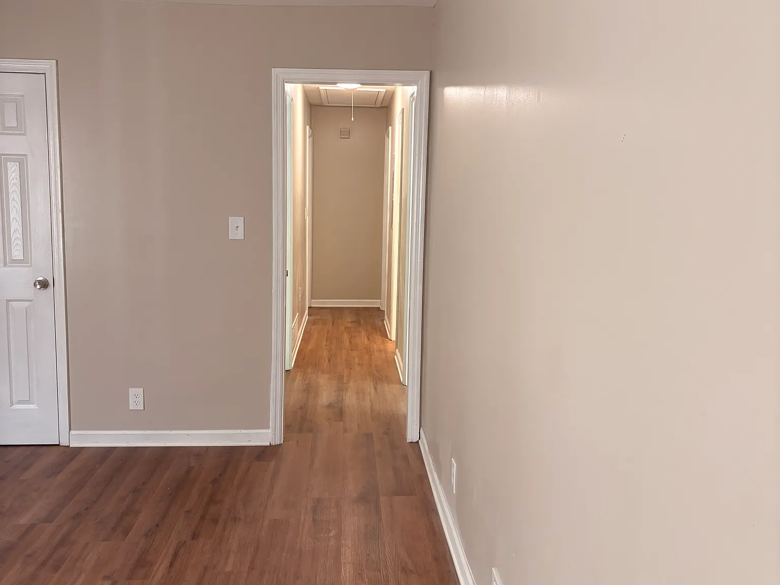 3 bed, 1390 sqft, $1,900 — Photo 1