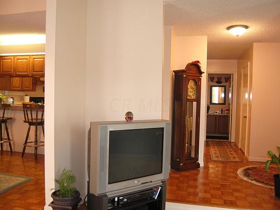 4th image of 431 Williamsburg Ln #A