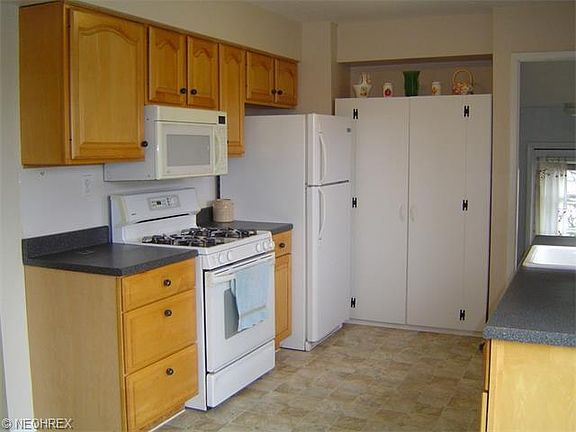 3rd image of 1131 E 341st St