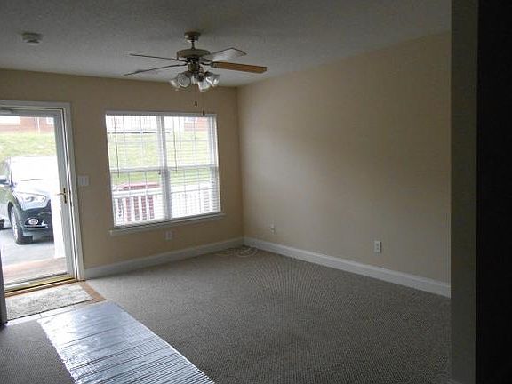 2nd image of 16 Boone Hill Ct #16