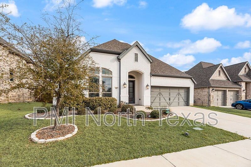 1st image of 332 Oak Hollow Way
