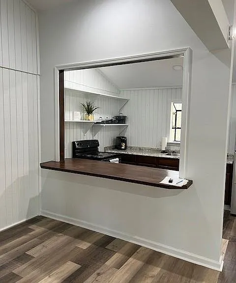 11109 Newton Cir — Photo 16