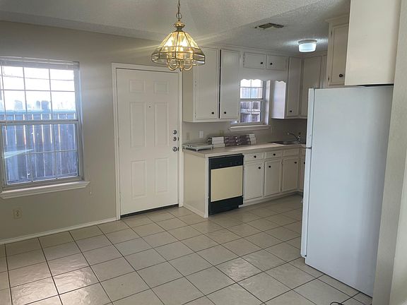 4th image of 412 E Tulip Ave #D