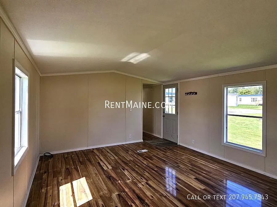 3 bed, $1,325 — Photo 4
