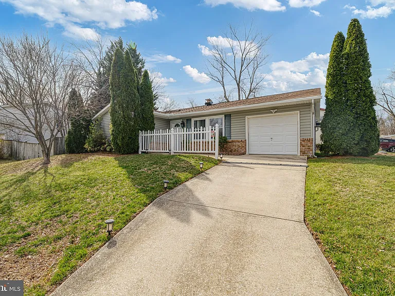 2541 Symphony Ln — Photo 5