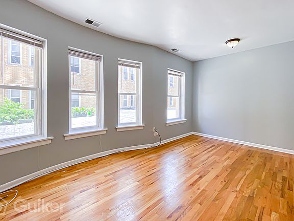 2nd image of 4509G N Malden St #2A