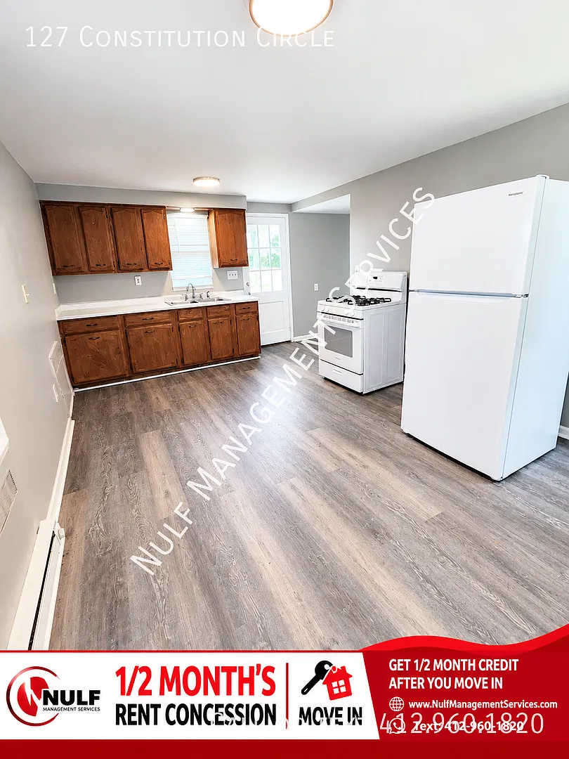 2 bed, 1 bath in Clairton — Photo 1