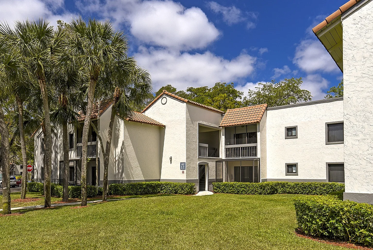 Crystal Palms — Photo 2