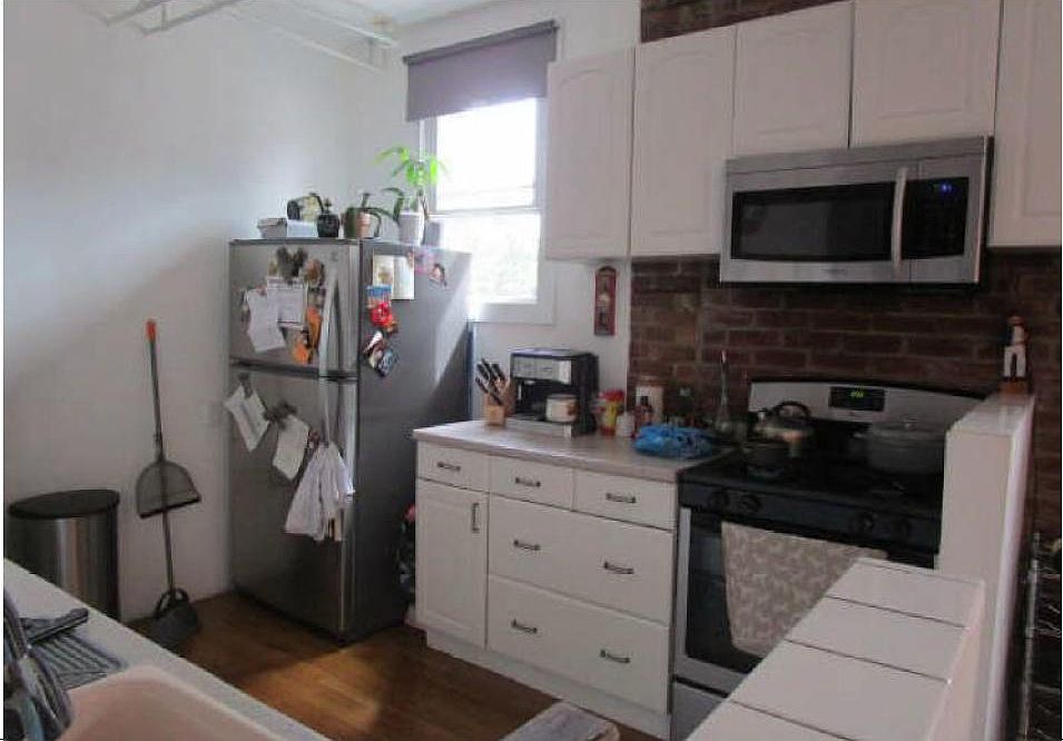2nd image of 85 N Malcolm St #3