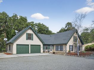 6743 N Bank Rd, Roseburg, OR 97470