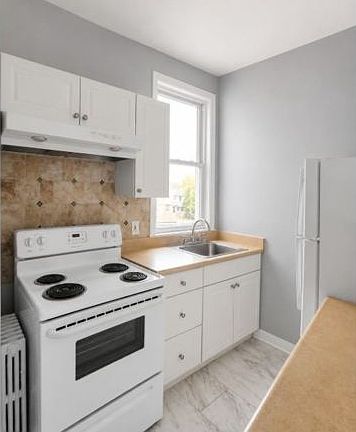 3rd image of 36 Hillside Ave APT 1