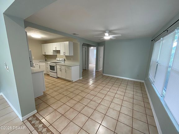 5th image of 177 Laurie Dr