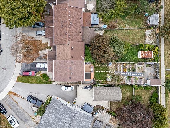 3rd image of 62 Gledhill Cres