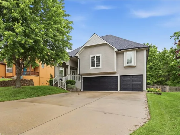 3008 SW Saddlewood Dr, Lees Summit, MO 64081