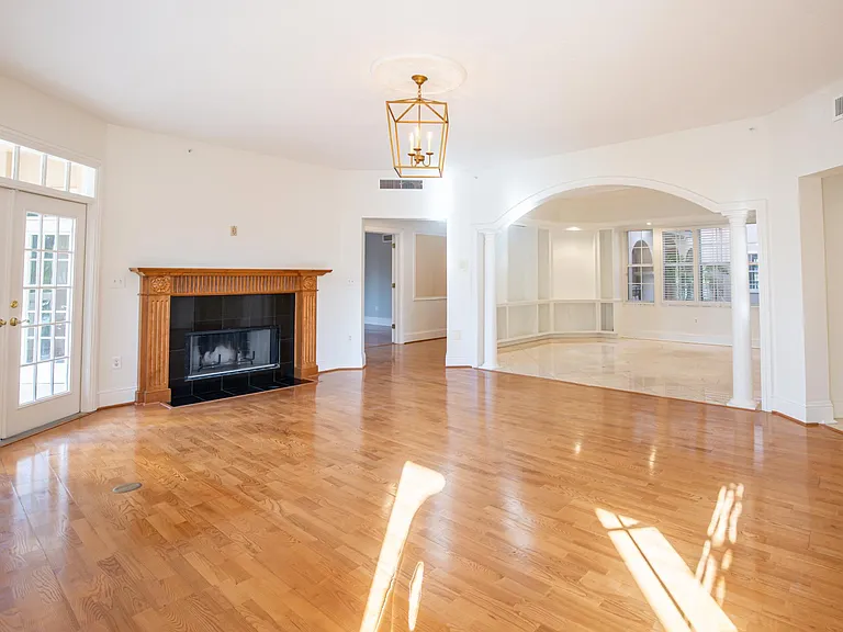 147 Interlachen Ave #202 — Photo 20