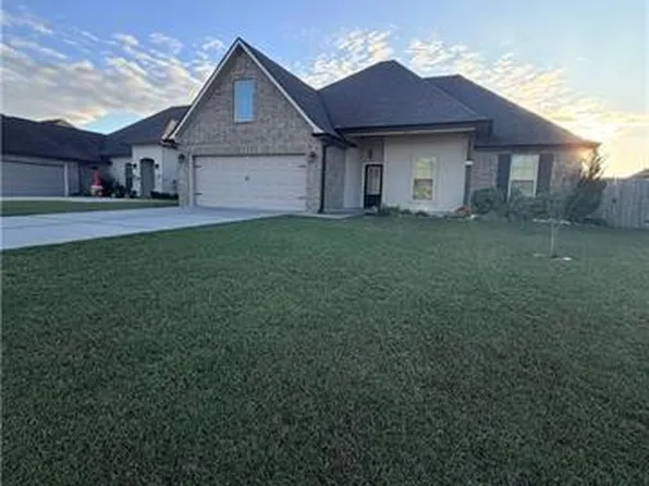 210 Hidden Cypress Dr, Belle Chasse, LA 70037
