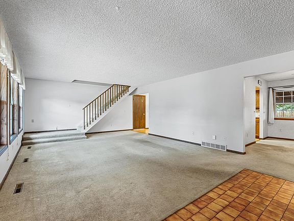 4th image of 513 Mail Creek Ct