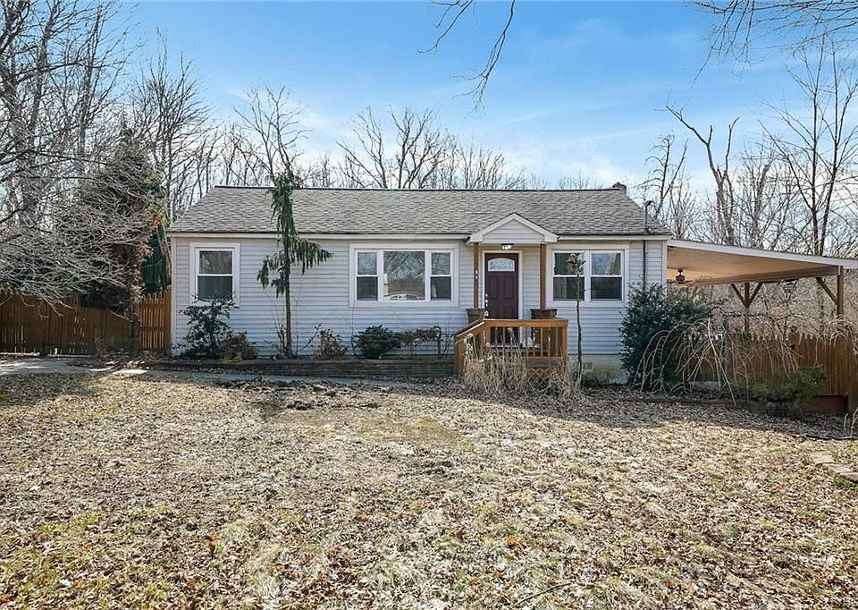 1st image of 40 Hilltop Dr