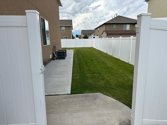 3rd image of 458 S 2970th St W