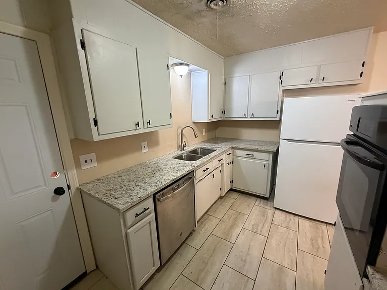 3708 Shell Ave — Photo 3
