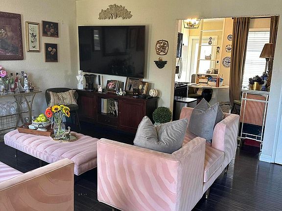 5th image of 10734 Sharon Ave