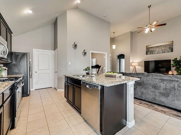 3rd image of 1709 Nightingale Dr
