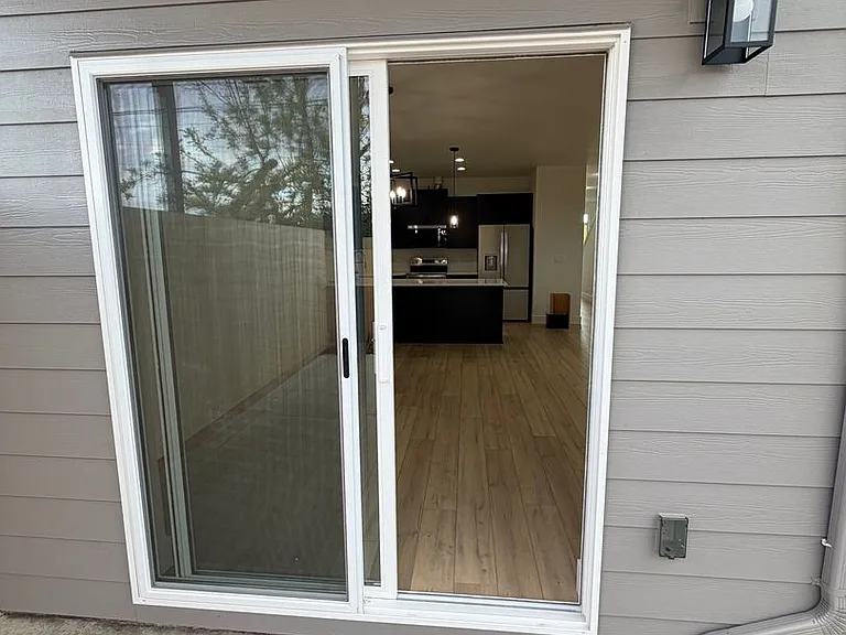 300 Seven Oaks Ln — Photo 21