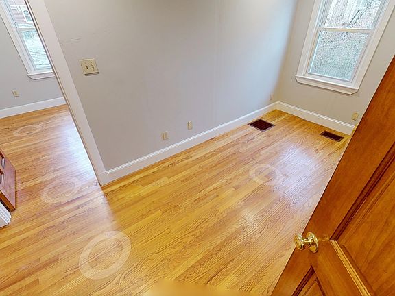 4th image of 431 Franklin St #1L