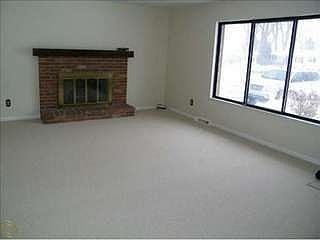 3rd image of 901 Wadsworth Dr
