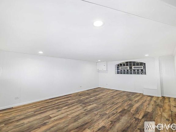 2nd image of 2437 N Newcastle Ave #G