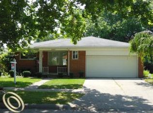 25909 Warrington St, Dearborn Heights, MI 48127