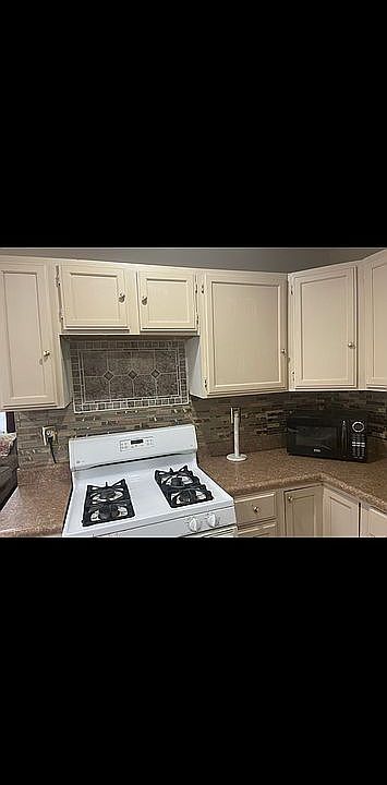 1st image of 365 E Edmund Ave