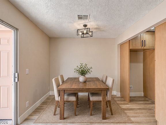 4th image of 3638 Villa Knolls East Dr