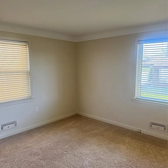 11506 Riverside Dr E — Photo 10