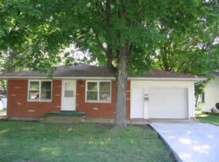 212 N Madison St, Trenton, IL 62293