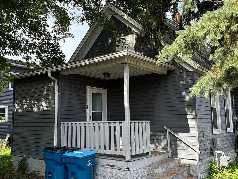1703 Oakdale Ave — Photo 4