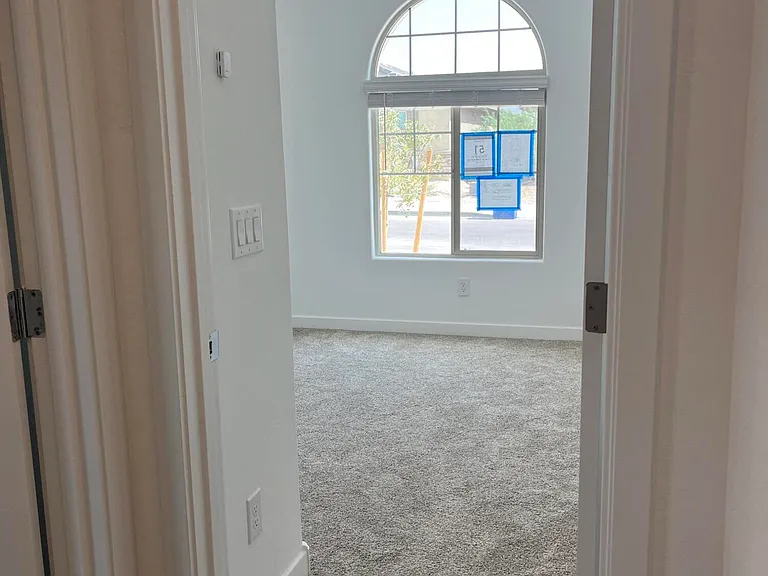 11148 W Parkway Dr — Photo 6