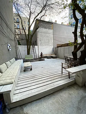 Rented by Zone Corp | media 33