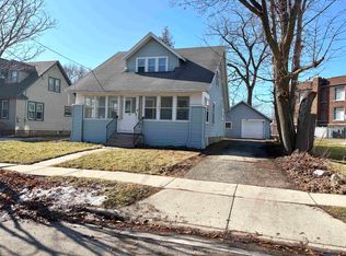 327 Oak St, Menasha, WI 54952