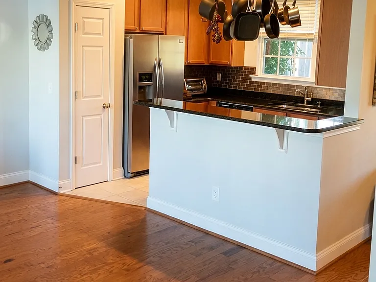 4053 Hartland St — Photo 3