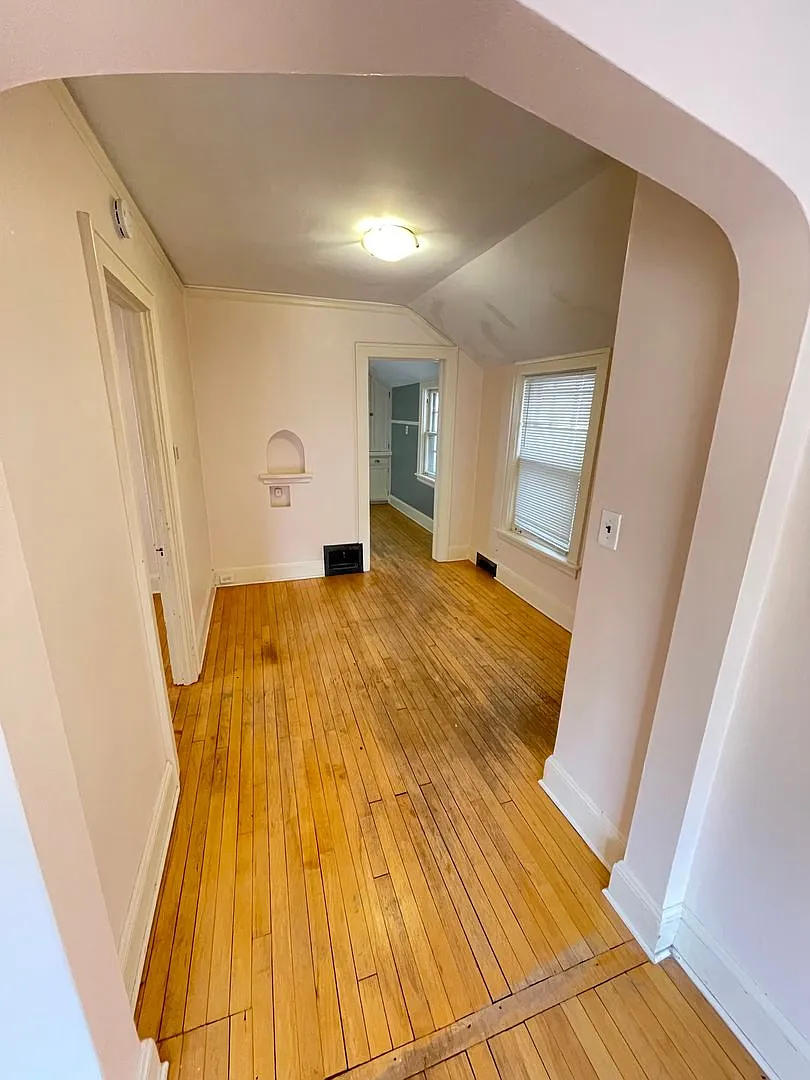 310 E 5th St. — Photo 3