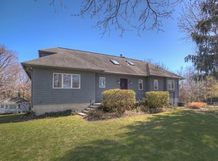34 Center Ave, Southampton, NY 11968