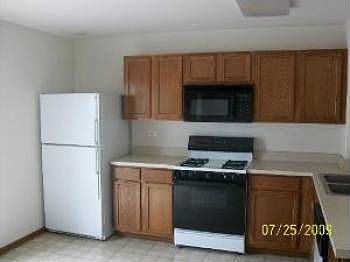 4th image of 350 Newbury Ln